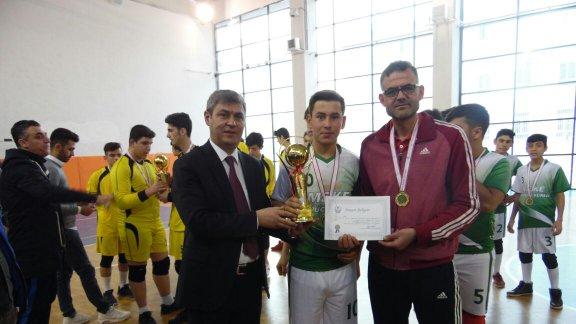 Şampiyon Karapınar Anadolu Lisesi